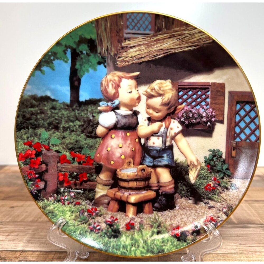 M.I. Hummel Decorative Plate "Squeaky Clean" Limited Edition Collectible